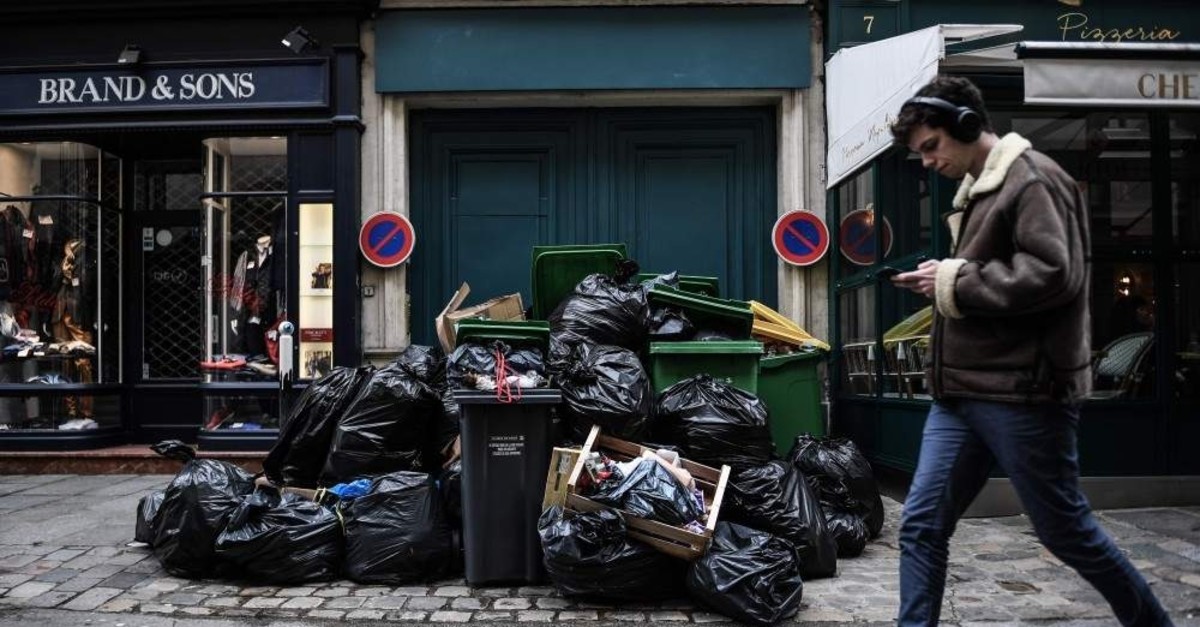 French cities fill up with trash, raising health concerns Daily Sabah