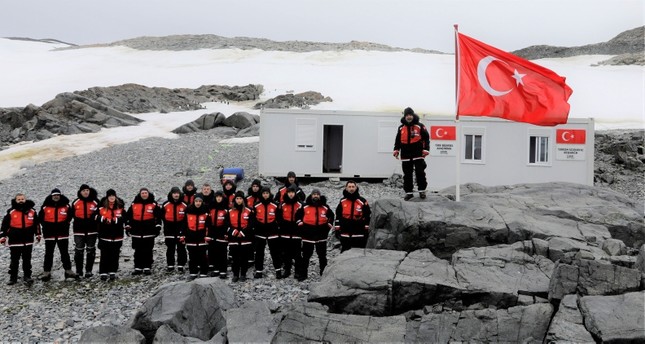 وصول الفريق العلمي التركي إلى قاعدته المؤقتة في أنتاركتيكا