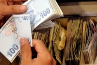 US-Dollar fällt um mehr als 3% gegenüber der Lira