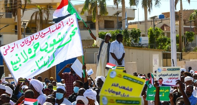 آلاف المواطنين خرجوا في مظاهرات بالعاصمة السودانية الخرطوم رفضاً للاتفاق الإطاري الموقع بين المدنيين والعسكريين لإيجاد حل للأزمة السياسية  الأناضول