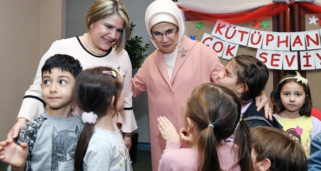 أمينة أردوغان تزور أيتاما أوكرانيين الأناضول