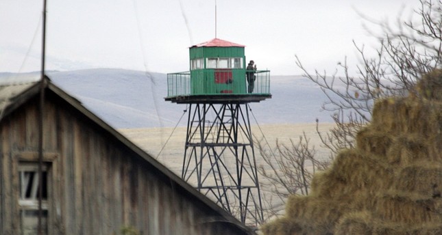 برج مراقبة حدودي في غيتاب، على بعد حوالي 85 كيلومترا شمال غرب يريفان، على الجانب الأرمني من الحدود بين أرمينيا وتركيا. 2009 رويترز
