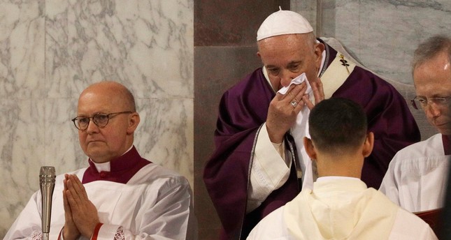 شكوك حول إصابة بابا الفاتيكان بكورونا
