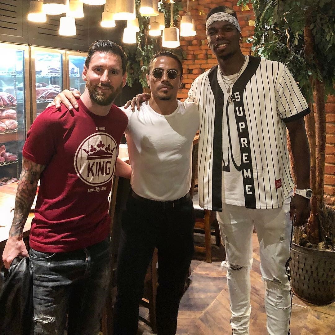 Messi, Pogba meet at Salt Bae's restaurant in Dubai, enjoy Turkish tea |  Daily Sabah