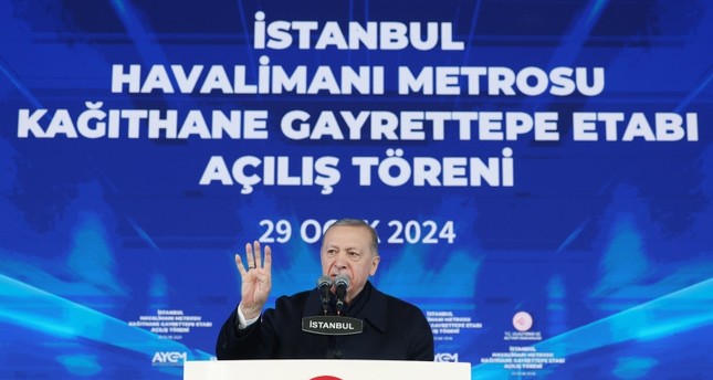 أردوغان يفتتح خط مترو غاير تيبه-كاغيت خانه في إسطنبول