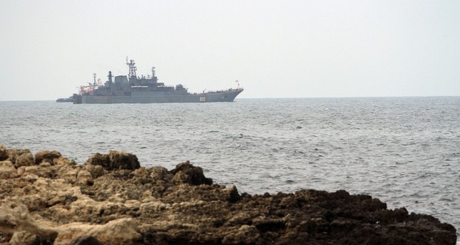 سفينة عسكرية روسية تبحر بالقرب من سيفاستوبول في 9 مارس 2014