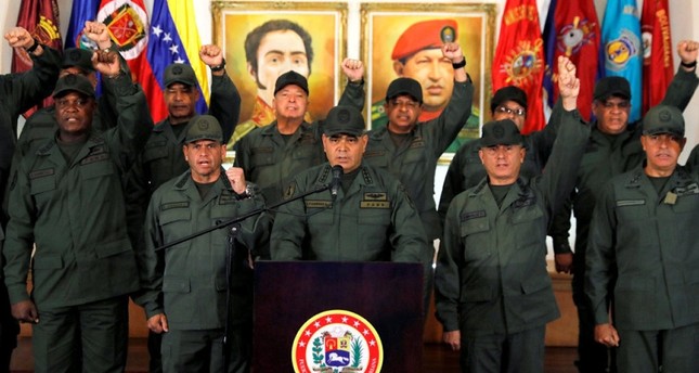 وزير الدفاع الفنزويلي، فلاديمير بادرينو لوبيز خلال مؤتمر صحفي  رويترز