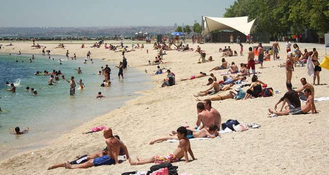 Istanbuler Strände bereiten sich für den Sommer vor