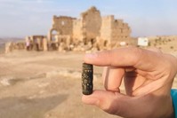 Archaeologists discovered a 3,000-year-old stamp dating back to the Assyrian era in southeastern Turkey's Diyarbaku0131r province. (AA Photo)