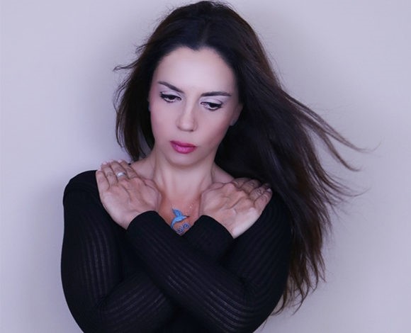 Mezzo-Soprano Serap u00c7iftu00e7i will perform pieces by Yunus Emre with a focus on divine love.