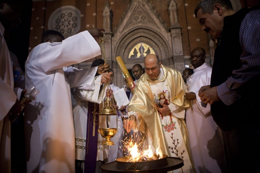 The Easter Ceremony held at the Church of St. Anthony of Padua previously. (Photos by u015eu00fcheda Aykut)