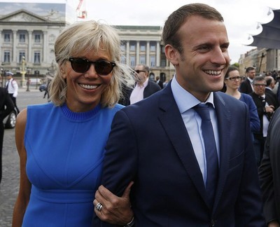 Emmanuel Macron and his wife Brigitte Trogneux (57) who is 19 years older than him. (Takvim File Photo)