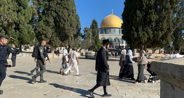 مستوطنون يقتحمون المسجد الأقصى بمناسبة ما يسمى بـرأس السنة العبرية صورة: الأناضول