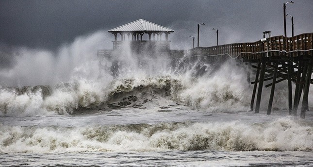 إعصار فلورنس يضرب الساحل الشرقي للولايات المتحدة ويخلف 4 قتلى على الأقل