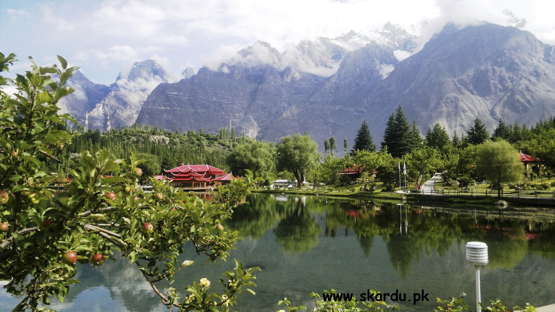 Pakistanu2019s northern Gilgit-Baltistan region alone has 30 languages  spoken from the Indic, Indo-Iranian, and Sino-Tibetan families.