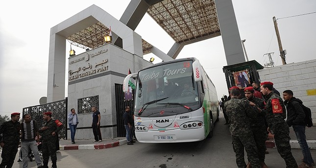 معبر رفح من مظاهر المصالحة الفلسطينية EPA