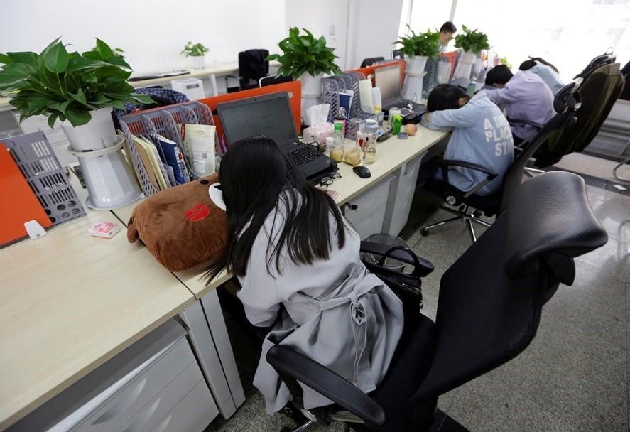 Japanese firms encourage workers to take nap breaks to fight ...