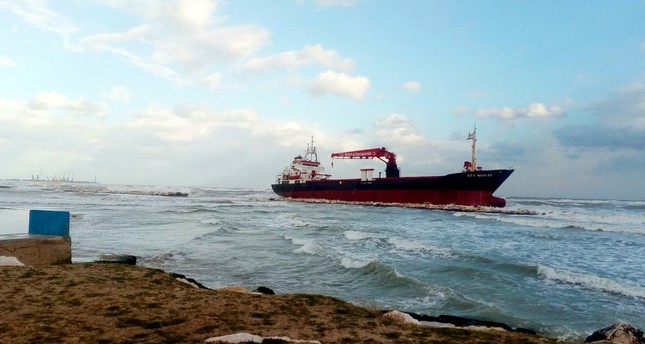 Turkish Cargo Ship Runs Aground Off Italy S Bari Daily Sabah