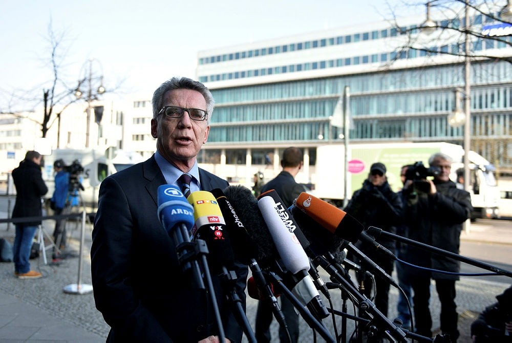 German Minister of Interior Thomas de Maiziere of the Christian Democratic Union (CDU) gives a statement outside the CDU party's headquarters 'Konrad-Adenauer-Haus', in Berlin, Germany, 07 February 2018. (EPA Photo)