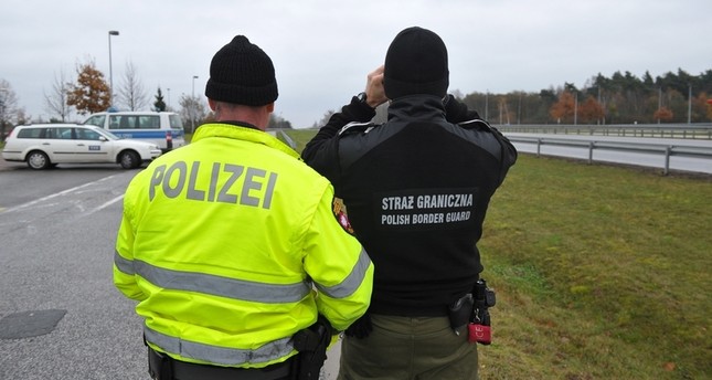 عناصر من الشرطة الألمانية من الأرشيف