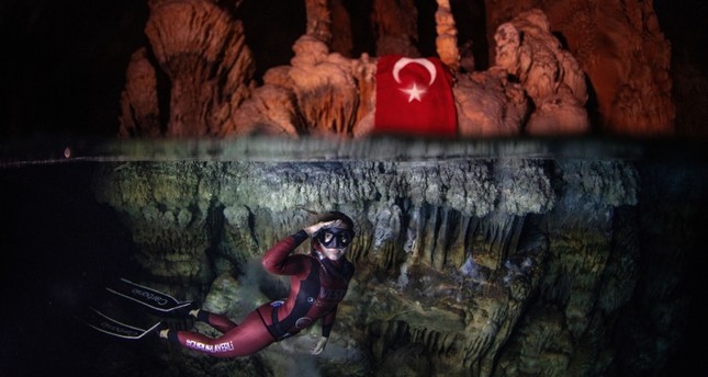 التركية شاهقة أرجومن تحطم رقما قياسيا في الغطس بدون زعانف