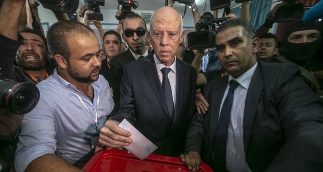 فوز ساحق لقيس سعيد في رئاسيات تونس بحسب سبر لآراء الناخبين