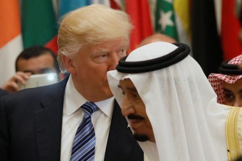 U.S. President Donald Trump and Saudi Arabia's King Salman bin Abdulaziz Al Saud (R) attend the Arab Islamic American Summit in Riyadh, Saudi Arabia May 21, 2017. (Reuters Photo)