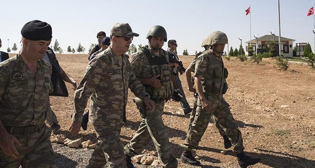رئيس الأركان التركي يتفقد وحدات الجيش على الحدود مع سوريا
