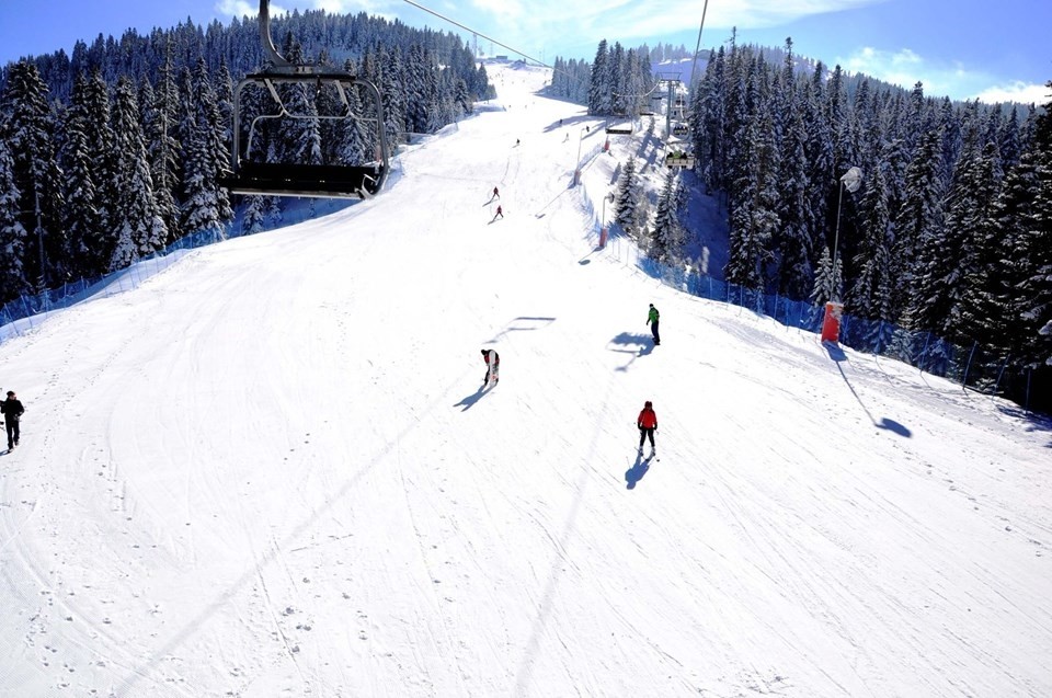 Although the season has not officially started at Mount Ilgaz Ski Center, the ski enthusiasts have already begun enjoying the slopes. 