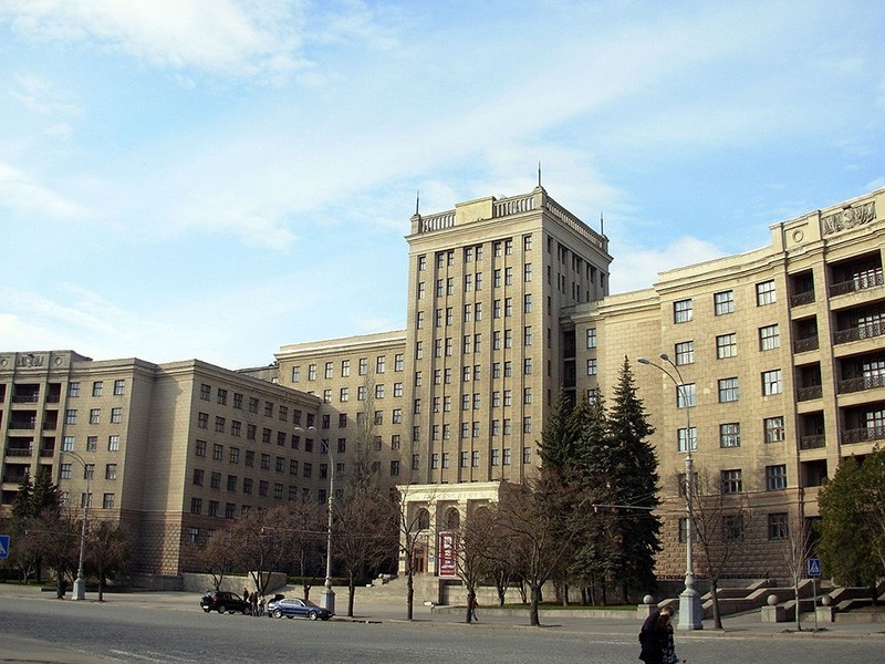 2009 photo of Building of Kharkiv University at the northern side of Freedom Square.