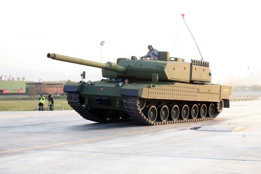 National Defense Minister Canikli said the Altay tank will be completely domestic with mass production likely to begin in late 2019 or early 2020.
