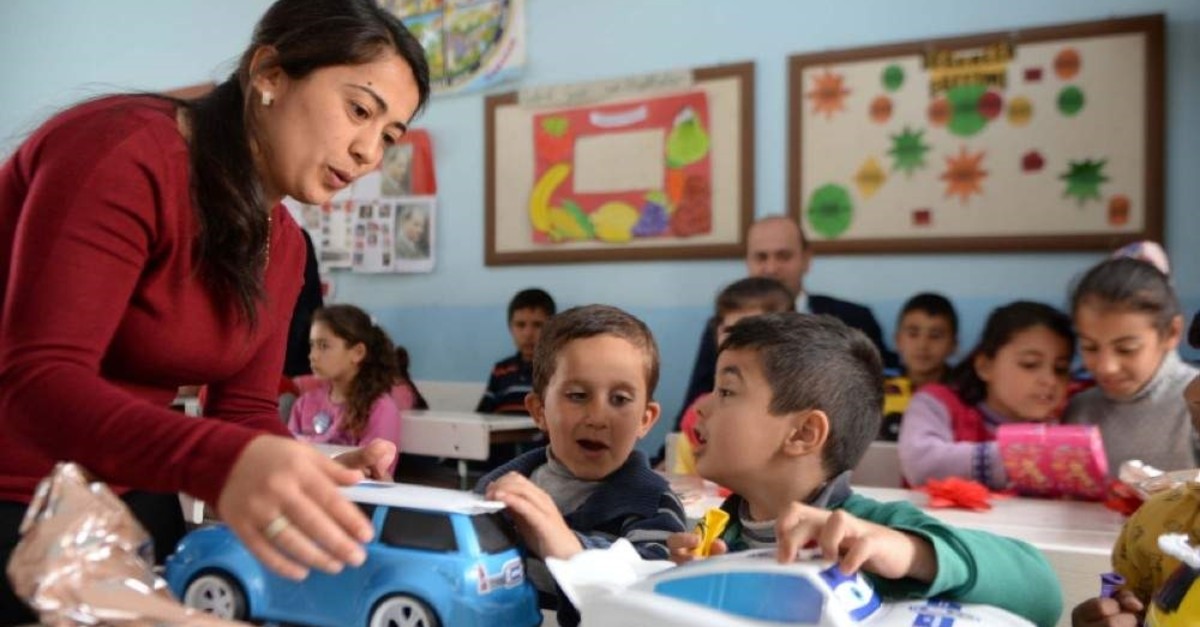 650,000 refugee children enrolled in Turkish schools as hundreds of millions around globe without education thumbnail