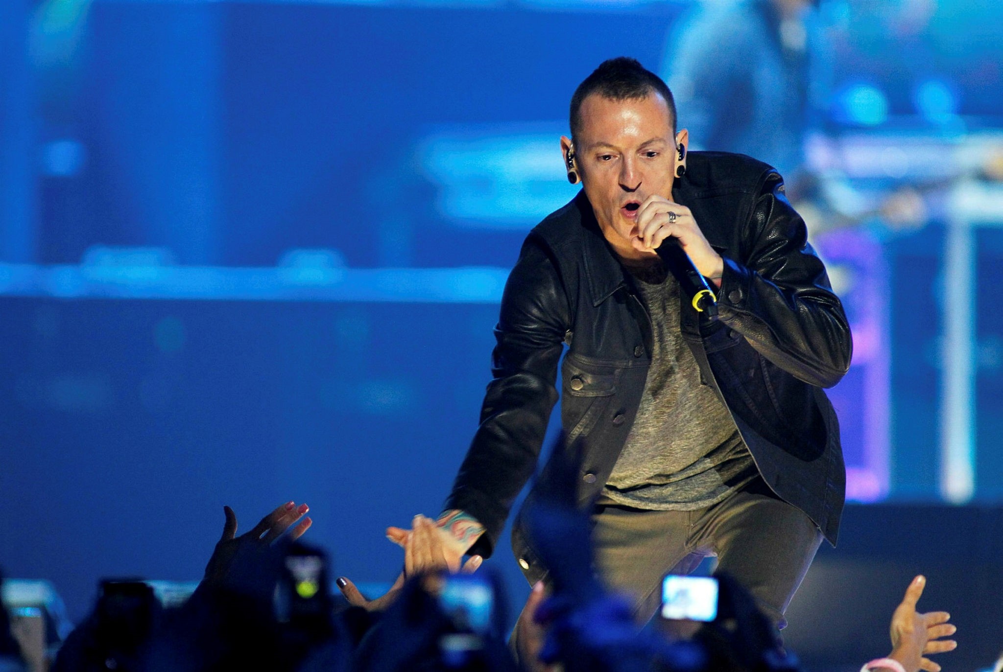 Chester Bennington of the band Linkin Park performs during the second day of the 2012 iHeartRadio Music Festival at the MGM Grand Garden Arena in Las Vegas, Nevada September 22, 2012. (Reuters Photo)