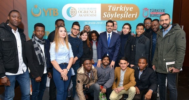 المنح الدراسية التركية تستقطب اهتماماً متزايداً من الطلاب الأجانب
