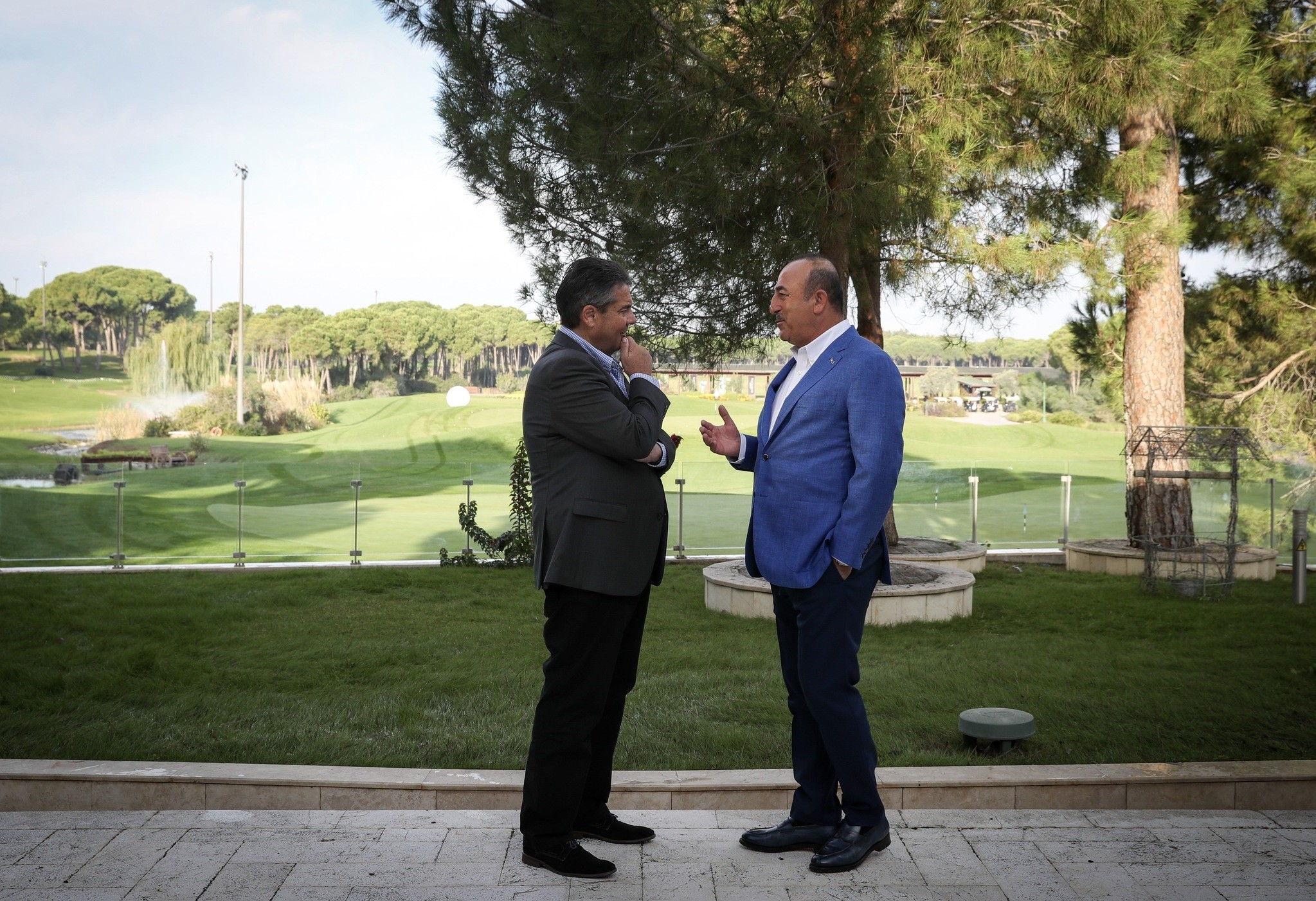 German Foreign Minister Sigmar Gabriel (L) met with his Turkish counterpart Mvlu00fct u00c7avuu015fou011flu in Antalya, Nov. 4, 2017. (AA Photo)