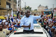 President of Renamo, the Mozambique opposition political party, Afonso Dhlakama (C) during a campaign rally for general elections in Maputo, Mozambique, Oct. 11, 2014. (EPA Photo)