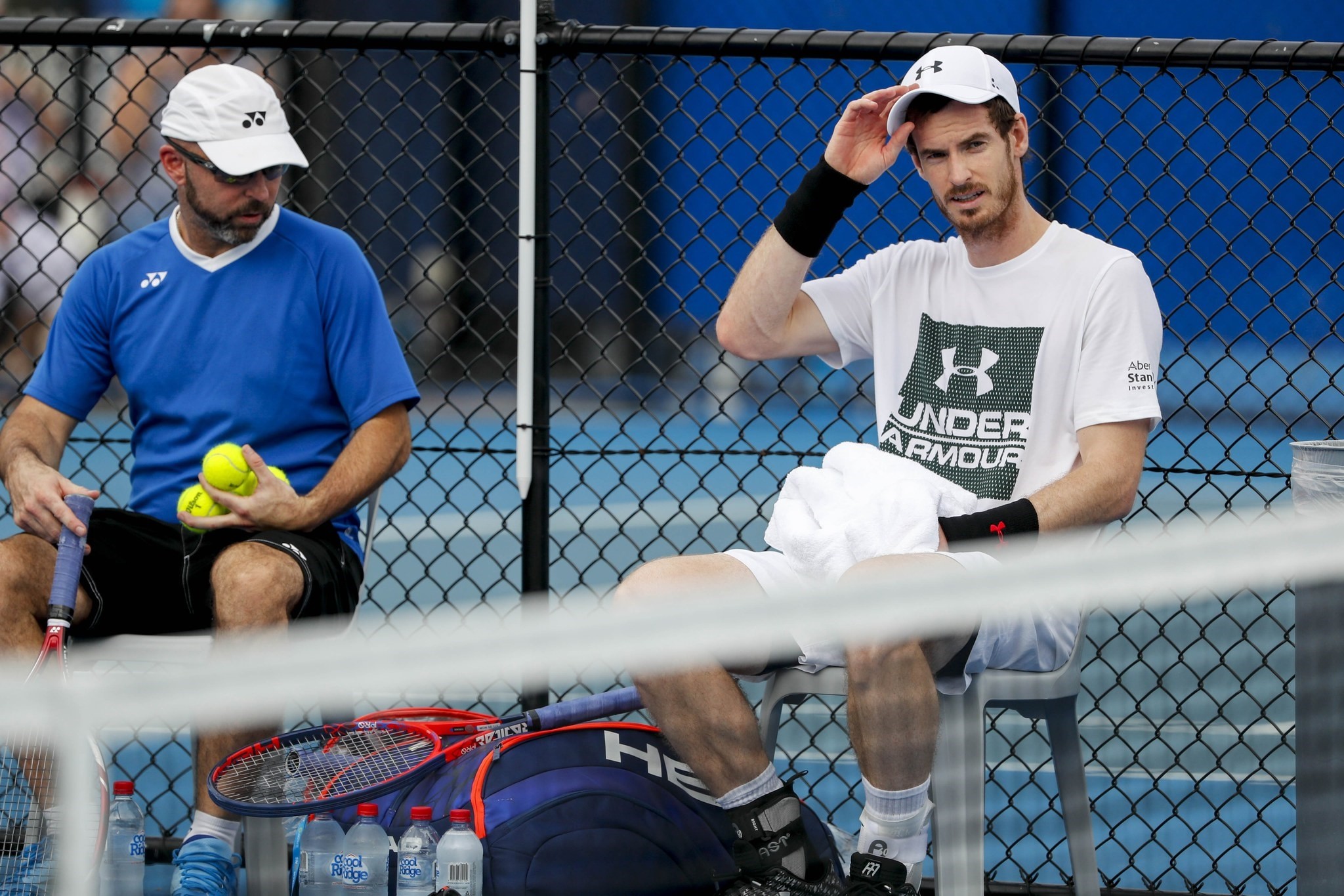 Britain's Andy Murray takes a break during a practice session with Milos Raonic of Canada at the Brisbane International Tennis Tournament in Brisbane, January 1, 2018. (EPA Photo)