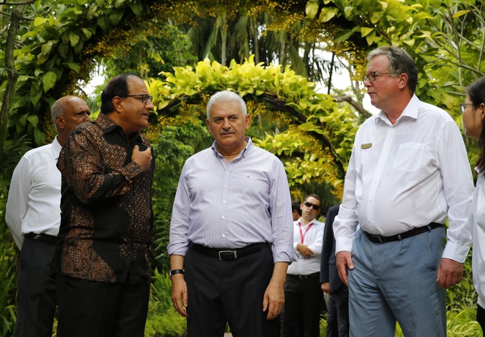 Prime Minister Yu0131ldu0131ru0131m paid a visit to the country's National Orchid Garden while in Singapore, from which he is scheduled to proceed to Vietnnam
