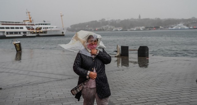 إسطنبول تعلق الدراسة غدا الثلاثاء بسبب سوء الأحوال الجوية