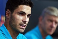 Arsenal's Mikel Arteta attends a news conference in Zagreb, Croatia, Sept. 15, 2015. (AP Photo) 
