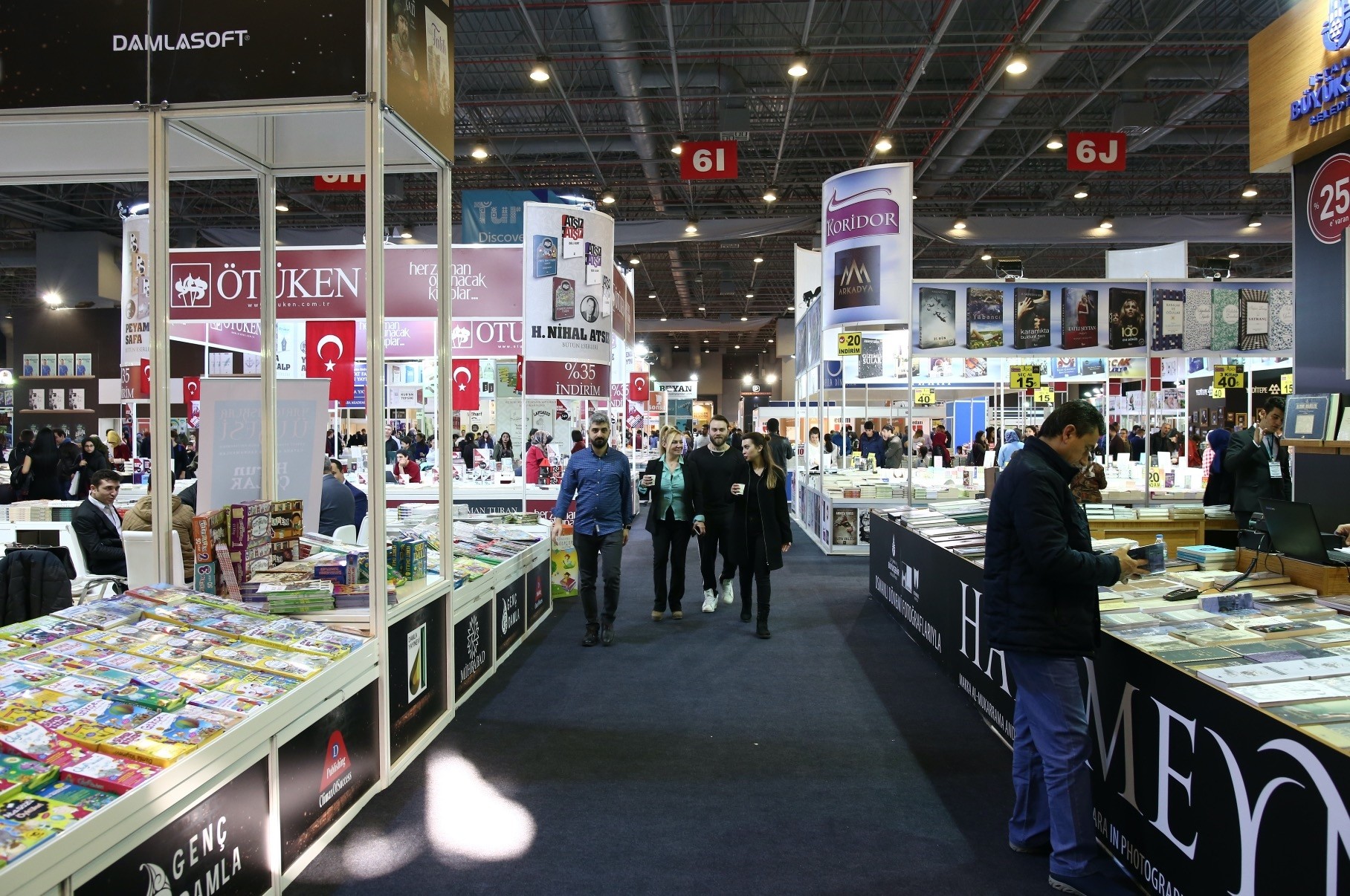 President Recep Tayyip Erdou011fan announced on Sunday, Feb. 10, 2019, that lifting the 8 percent value-added tax (VAT) imposed on books and periodicals is expected to decrease the prices while reviving the publishing sector.