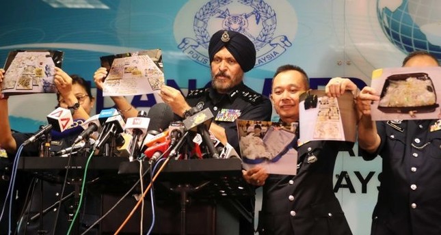 السلطات الماليزية تعرض صورا للمقتنيات التي تم مصادرتها من المناطق التي تمت مداهمتها
