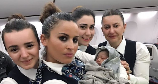 على متن طائرة الخطوط الجوية التركية.. فرنسية تضع مولودها بمساعدة طاقم الرحلة
