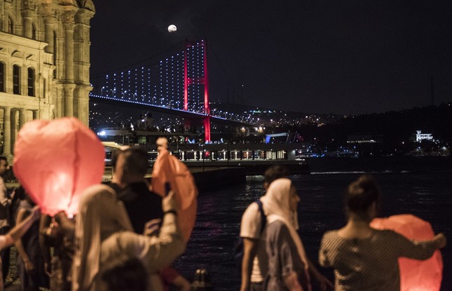 Partielle Mondfinsternis in der Türkei