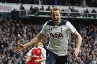 Tottenham forward Harry Kane scored in the 2-0 win over Arsenal to take his league tally to 21 for the season.