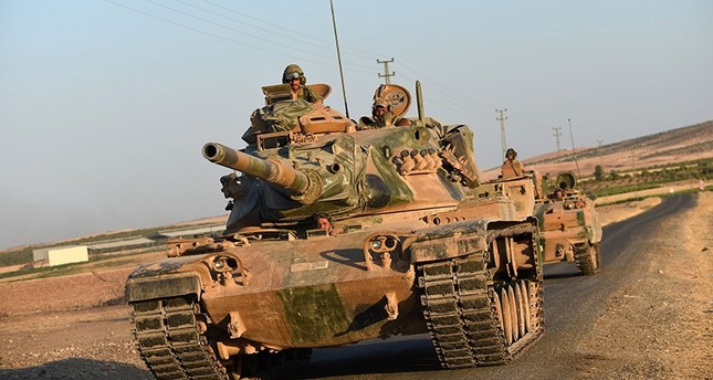 دبابة تركية في مدينة كركميش التركية الحدودية مع سوريا، أيلول 2016