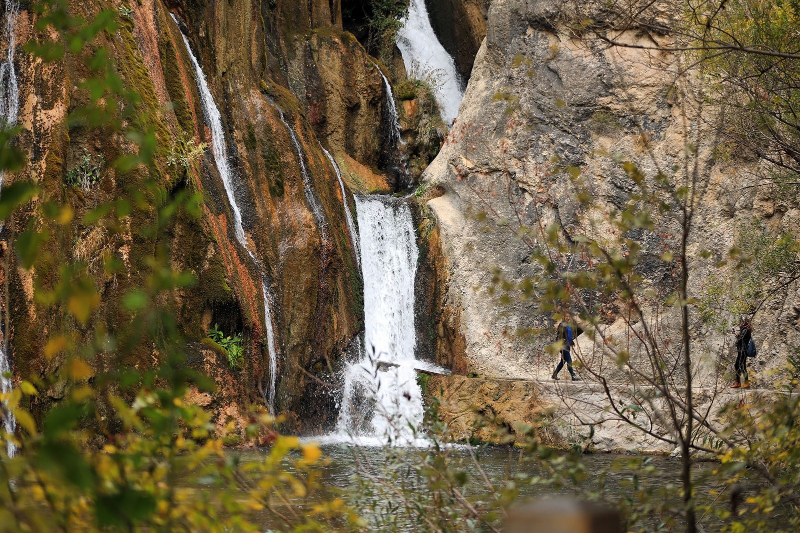 Яркие осенние цвета и каскадный водопад Гюнпынар в турецкой Малатье