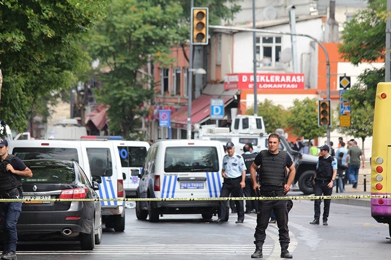 Police are seen at the site of a deadly terror attack in Istanbul's Vezneciler neighborhood on June 7, 2016. (Sabah Photo)
