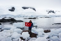 Barku0131n u00d6zdemir traveled to Antarctica thanks to crowd funding.