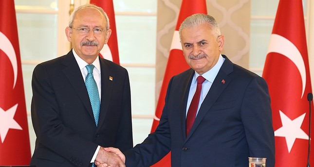 Der türkische Ministerpräsident Binali Yıldırım und der Parteichef der Republikanischen Volkspartei CHP Kemal Kılıçdaroğlu IHA Foto